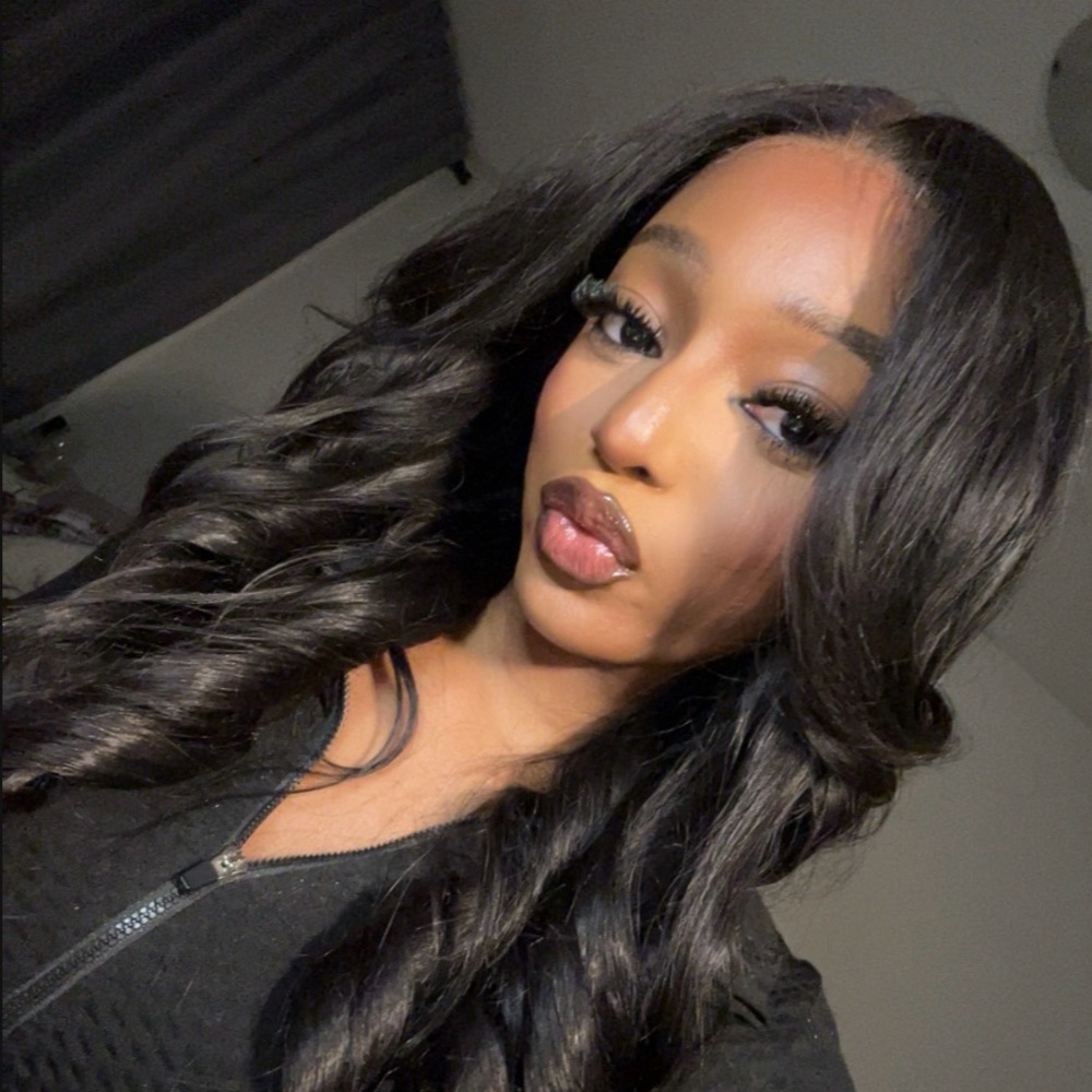 Meet your Posher, Tesia
